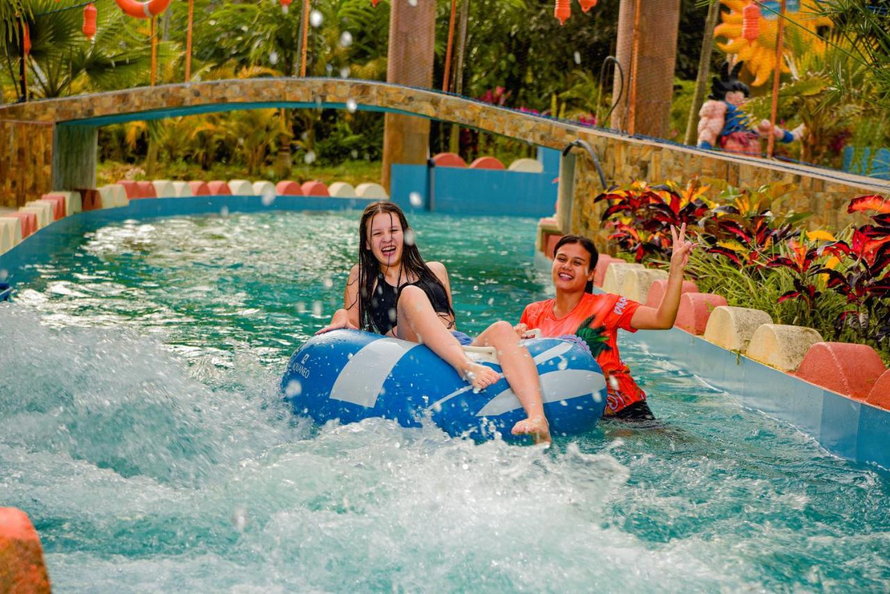 Hotel Hosteria D'Carlos Aqua Park Santo Domingo de los Colorados Exteriér fotografie